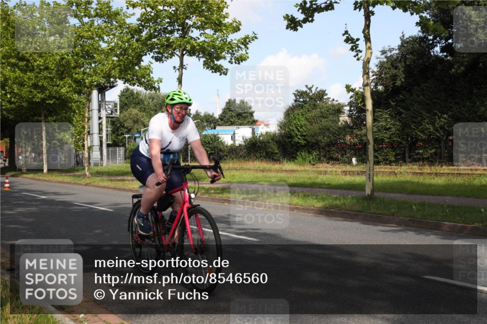 10.08.2025 - GEWOBA Citytriathlon Bremen Yannick Fuchs http://msf.ph/oto/8546560 10.08.2025 10:40:43 Radfahren 23, 67, 73, 141, 368, 431, 505 meine-sportfotos.de