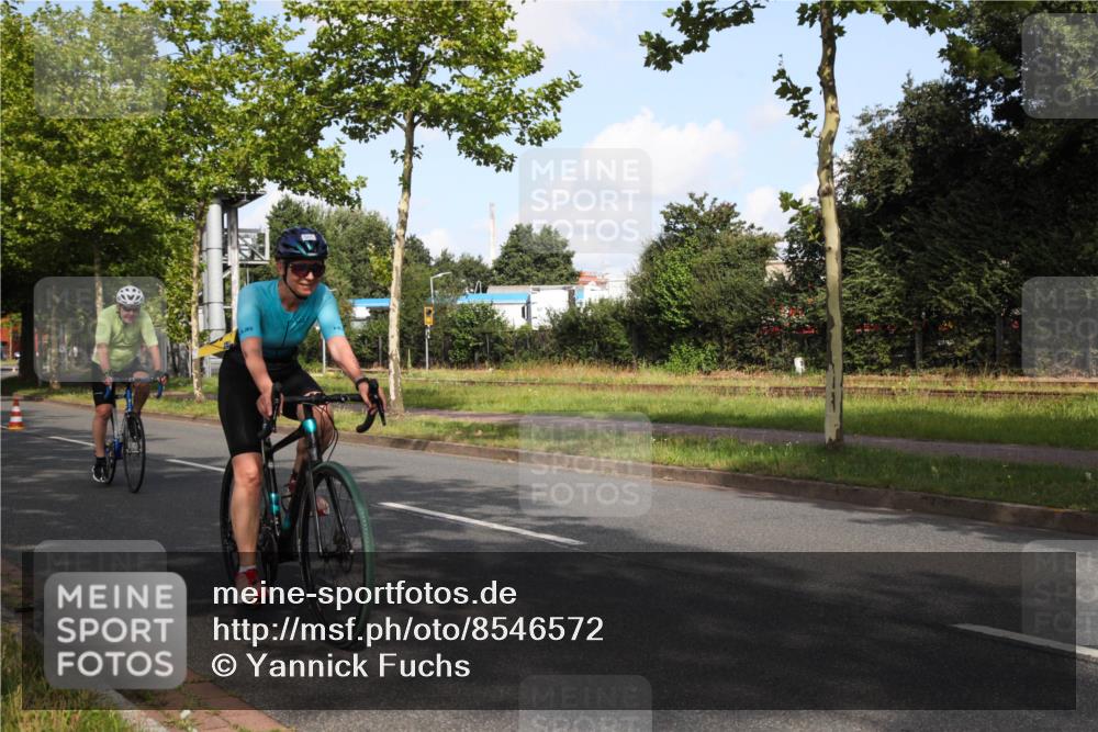 10.08.2025 - GEWOBA Citytriathlon Bremen Yannick Fuchs http://msf.ph/oto/8546572 10.08.2025 10:40:48 Radfahren 23, 67, 73, 139, 141, 368, 431, 505 meine-sportfotos.de