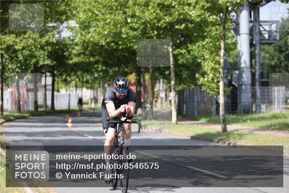 10.08.2025 - GEWOBA Citytriathlon Bremen Yannick Fuchs http://msf.ph/oto/8546575 10.08.2025 12:07:56 Radfahren 574, 609, 646, 660, 696, 698, 706, 721, 723, 879 meine-sportfotos.de