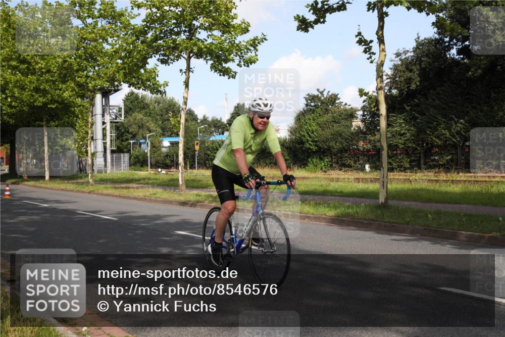 10.08.2025 - GEWOBA Citytriathlon Bremen Yannick Fuchs http://msf.ph/oto/8546576 10.08.2025 10:40:49 Radfahren 23, 67, 73, 139, 141, 368, 431, 505 meine-sportfotos.de