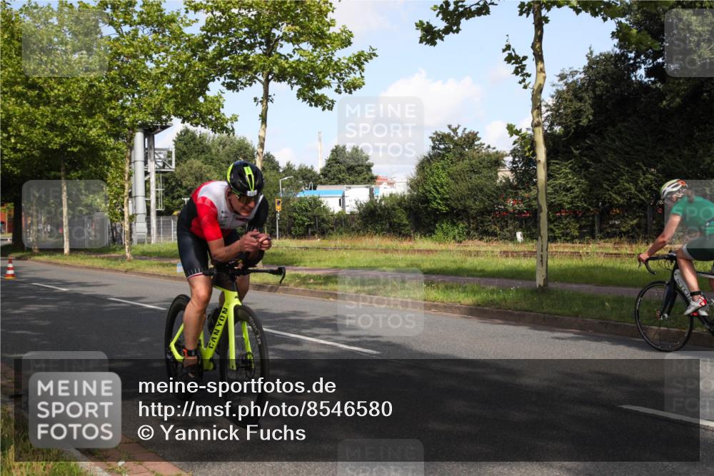 10.08.2025 - GEWOBA Citytriathlon Bremen Yannick Fuchs http://msf.ph/oto/8546580 10.08.2025 10:40:51 Radfahren 23, 67, 73, 139, 141, 237, 368, 431, 505 meine-sportfotos.de