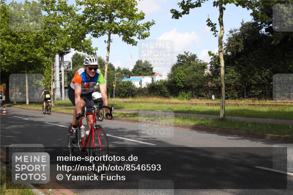 10.08.2025 - GEWOBA Citytriathlon Bremen Yannick Fuchs http://msf.ph/oto/8546593 10.08.2025 10:40:56 Radfahren 37, 67, 73, 139, 141, 153, 203, 237, 369, 431 meine-sportfotos.de