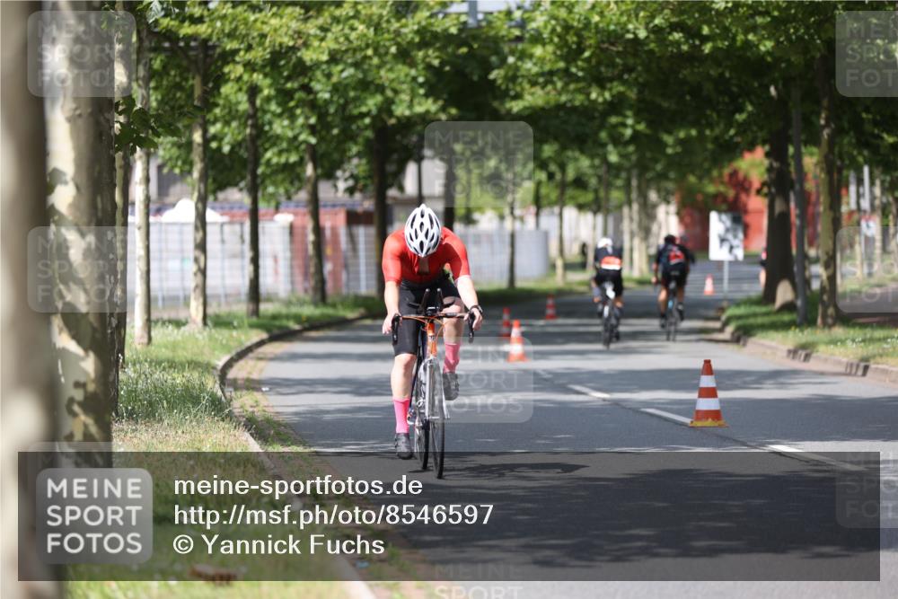 10.08.2025 - GEWOBA Citytriathlon Bremen Yannick Fuchs http://msf.ph/oto/8546597 10.08.2025 12:08:07 Radfahren 574, 595, 696, 698 meine-sportfotos.de