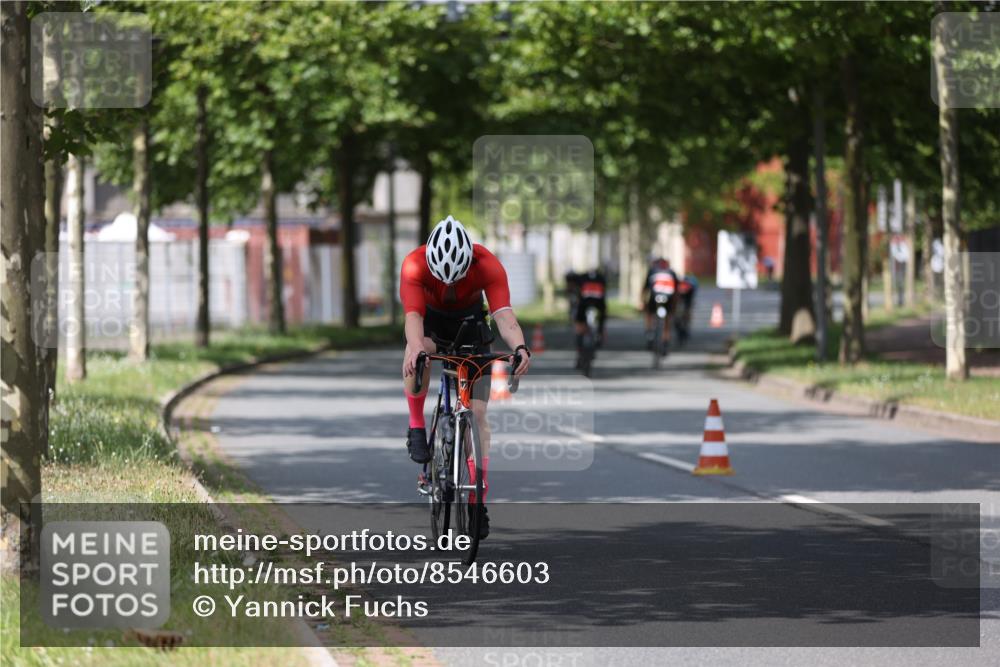 10.08.2025 - GEWOBA Citytriathlon Bremen Yannick Fuchs http://msf.ph/oto/8546603 10.08.2025 12:08:08 Radfahren 574, 595, 696, 698 meine-sportfotos.de