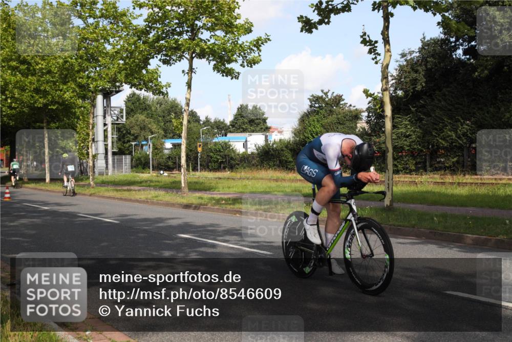 10.08.2025 - GEWOBA Citytriathlon Bremen Yannick Fuchs http://msf.ph/oto/8546609 10.08.2025 10:41:01 Radfahren 37, 67, 73, 139, 153, 203, 237, 369, 431 meine-sportfotos.de