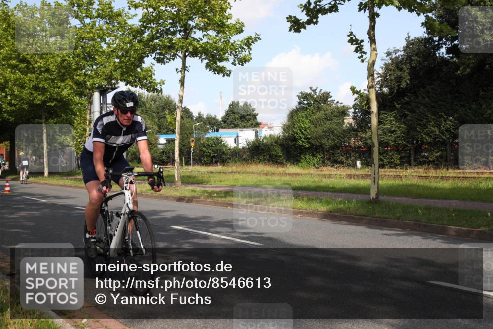 10.08.2025 - GEWOBA Citytriathlon Bremen Yannick Fuchs http://msf.ph/oto/8546613 10.08.2025 10:41:02 Radfahren 37, 67, 73, 139, 153, 203, 237, 369, 431 meine-sportfotos.de
