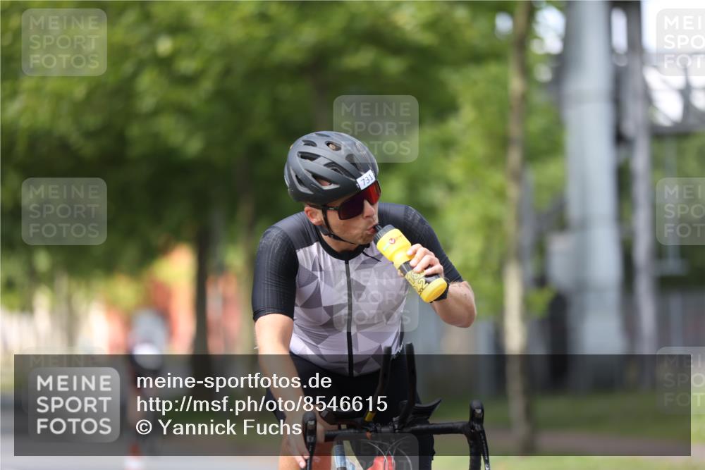 10.08.2025 - GEWOBA Citytriathlon Bremen Yannick Fuchs http://msf.ph/oto/8546615 10.08.2025 13:02:09 Radfahren 586, 731, 842, 1011 meine-sportfotos.de