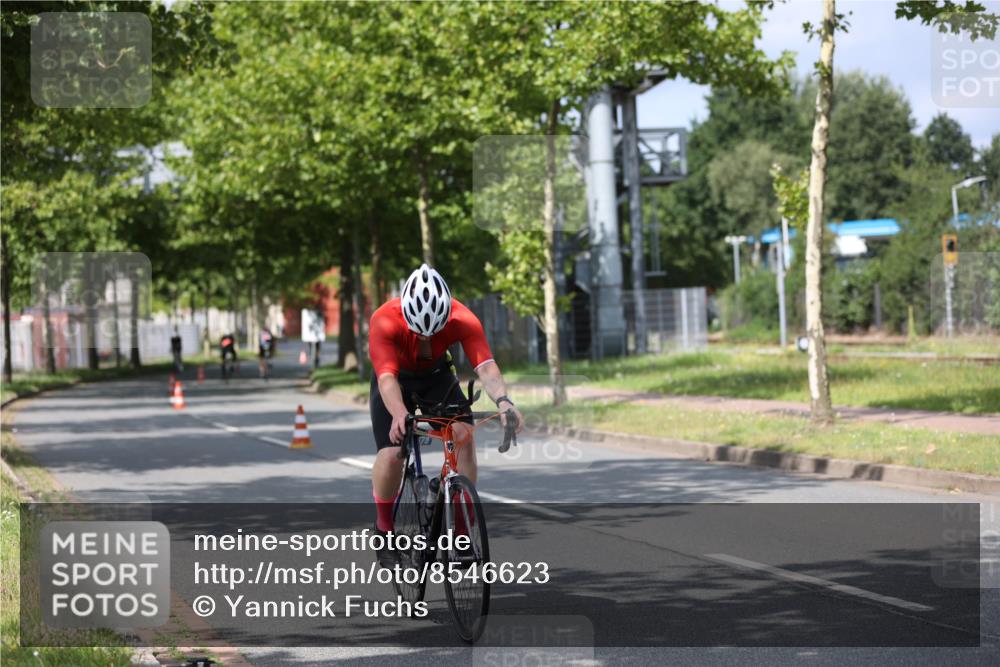10.08.2025 - GEWOBA Citytriathlon Bremen Yannick Fuchs http://msf.ph/oto/8546623 10.08.2025 12:08:09 Radfahren 574, 595, 696, 698 meine-sportfotos.de
