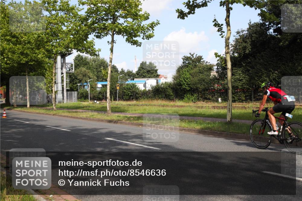 10.08.2025 - GEWOBA Citytriathlon Bremen Yannick Fuchs http://msf.ph/oto/8546636 10.08.2025 10:41:07 Radfahren 37, 73, 139, 153, 203, 237, 369 meine-sportfotos.de