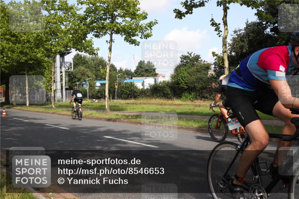 10.08.2025 - GEWOBA Citytriathlon Bremen Yannick Fuchs http://msf.ph/oto/8546653 10.08.2025 10:41:23 Radfahren 15, 191, 195, 484 meine-sportfotos.de