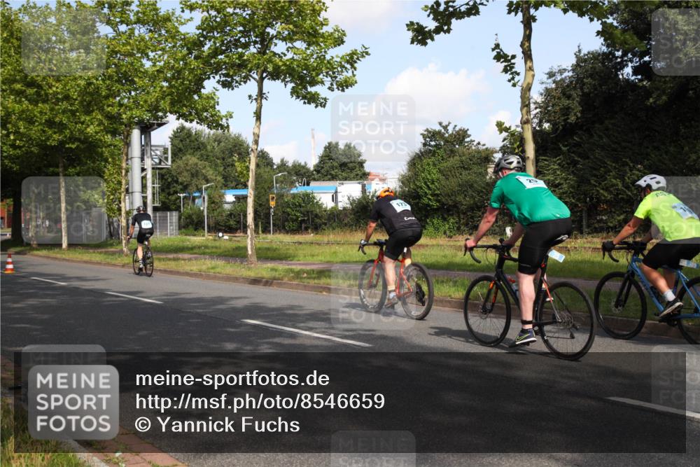 10.08.2025 - GEWOBA Citytriathlon Bremen Yannick Fuchs http://msf.ph/oto/8546659 10.08.2025 10:41:24 Radfahren 15, 191, 195, 484 meine-sportfotos.de