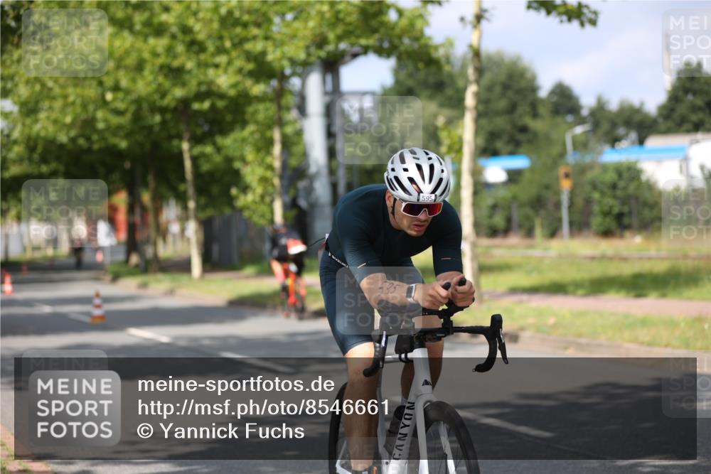 10.08.2025 - GEWOBA Citytriathlon Bremen Yannick Fuchs http://msf.ph/oto/8546661 10.08.2025 12:08:17 Radfahren 595, 661 meine-sportfotos.de