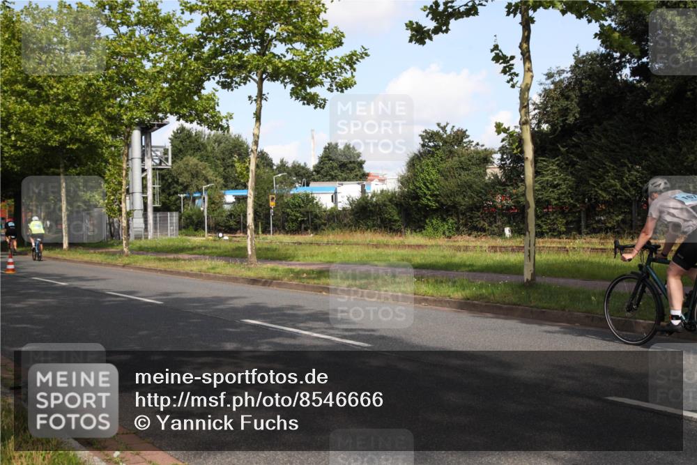 10.08.2025 - GEWOBA Citytriathlon Bremen Yannick Fuchs http://msf.ph/oto/8546666 10.08.2025 10:41:28 Radfahren 15, 191, 195, 484 meine-sportfotos.de