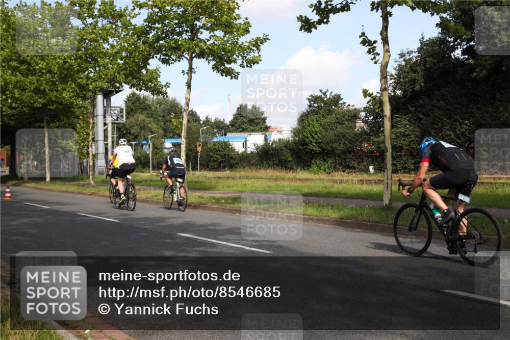 10.08.2025 - GEWOBA Citytriathlon Bremen Yannick Fuchs http://msf.ph/oto/8546685 10.08.2025 10:41:38 Radfahren 3, 195, 395, 484 meine-sportfotos.de