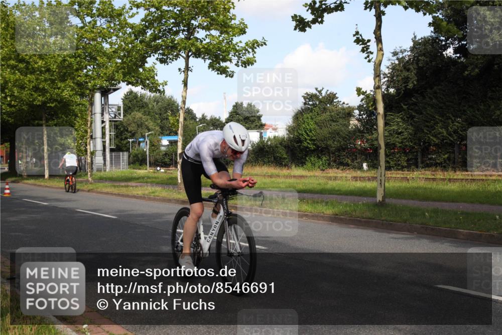 10.08.2025 - GEWOBA Citytriathlon Bremen Yannick Fuchs http://msf.ph/oto/8546691 10.08.2025 10:41:44 Radfahren 3, 9, 177, 395, 410 meine-sportfotos.de