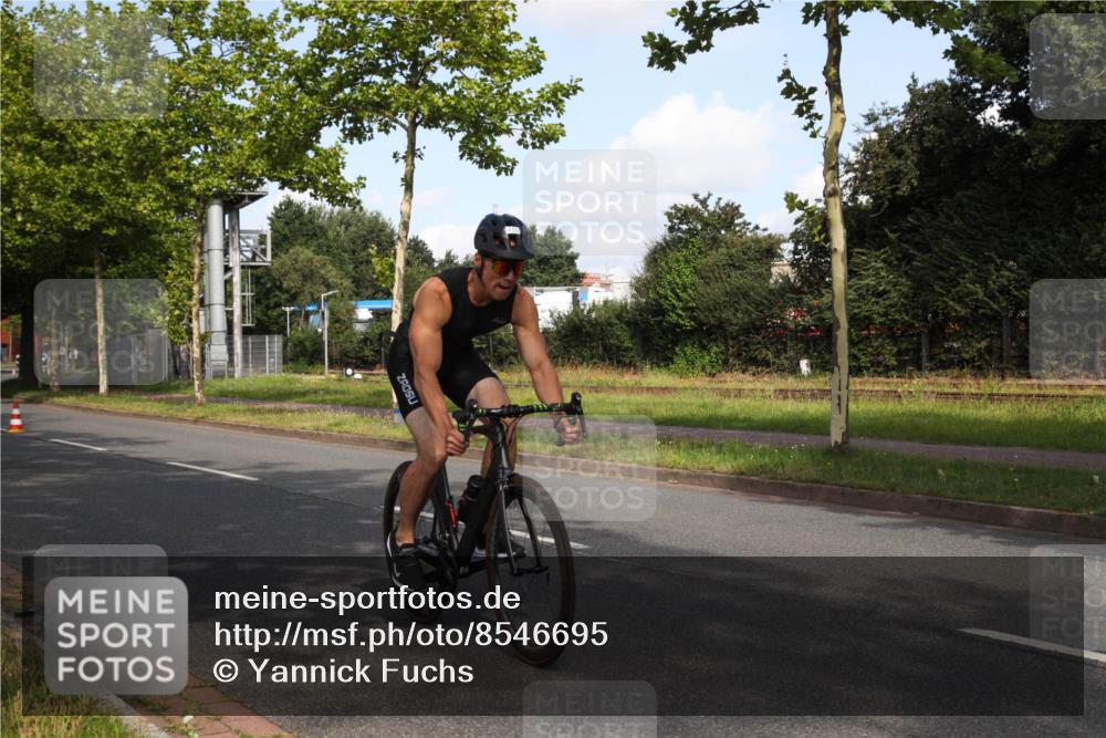 10.08.2025 - GEWOBA Citytriathlon Bremen Yannick Fuchs http://msf.ph/oto/8546695 10.08.2025 10:41:52 Radfahren 3, 9, 41, 177, 223, 395, 410 meine-sportfotos.de