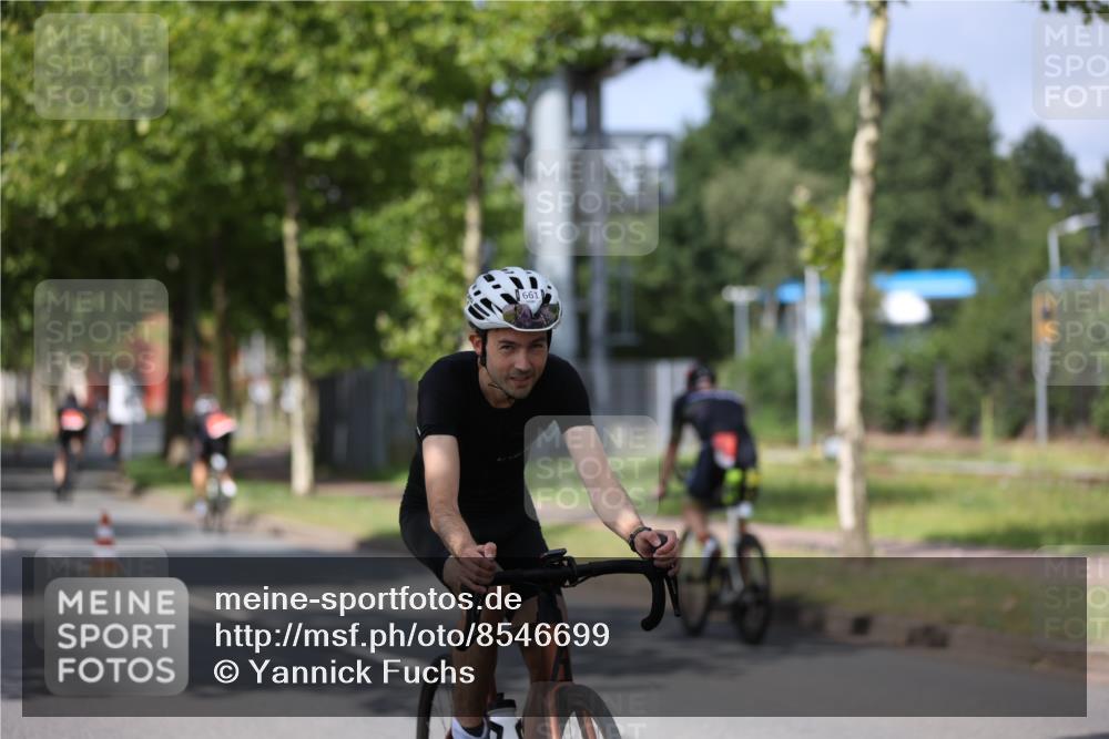 10.08.2025 - GEWOBA Citytriathlon Bremen Yannick Fuchs http://msf.ph/oto/8546699 10.08.2025 12:08:25 Radfahren 595, 597, 603, 661, 672, 737 meine-sportfotos.de