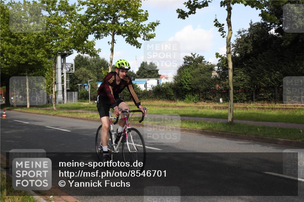 10.08.2025 - GEWOBA Citytriathlon Bremen Yannick Fuchs http://msf.ph/oto/8546701 10.08.2025 10:41:57 Radfahren 3, 9, 41, 177, 223, 395, 410 meine-sportfotos.de