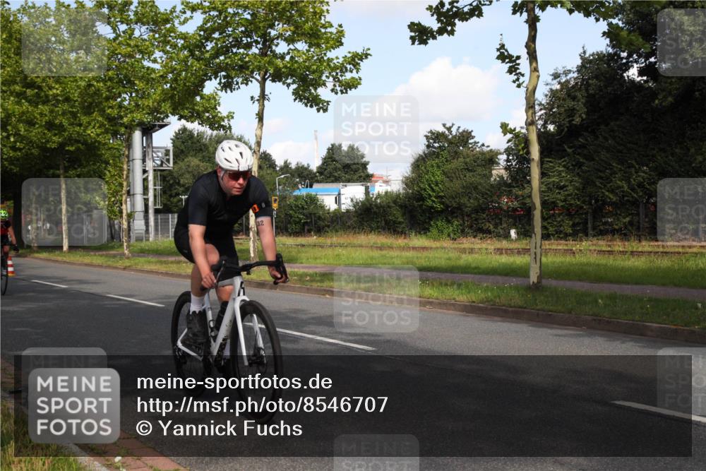 10.08.2025 - GEWOBA Citytriathlon Bremen Yannick Fuchs http://msf.ph/oto/8546707 10.08.2025 10:42:03 Radfahren 9, 41, 177, 223, 410 meine-sportfotos.de
