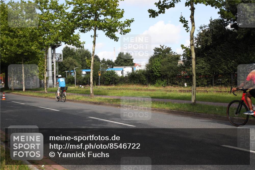 10.08.2025 - GEWOBA Citytriathlon Bremen Yannick Fuchs http://msf.ph/oto/8546722 10.08.2025 10:42:06 Radfahren 25, 41, 131, 177, 223 meine-sportfotos.de