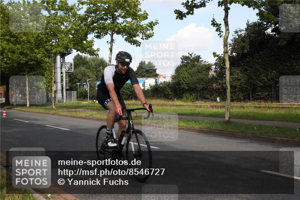 10.08.2025 - GEWOBA Citytriathlon Bremen Yannick Fuchs http://msf.ph/oto/8546727 10.08.2025 10:42:15 Radfahren 25, 41, 131, 167, 189 meine-sportfotos.de