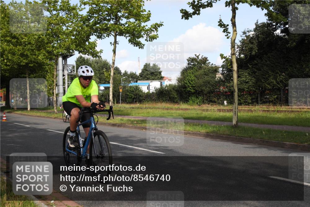 10.08.2025 - GEWOBA Citytriathlon Bremen Yannick Fuchs http://msf.ph/oto/8546740 10.08.2025 10:42:24 Radfahren 13, 25, 89, 131, 167, 175, 189, 199 meine-sportfotos.de
