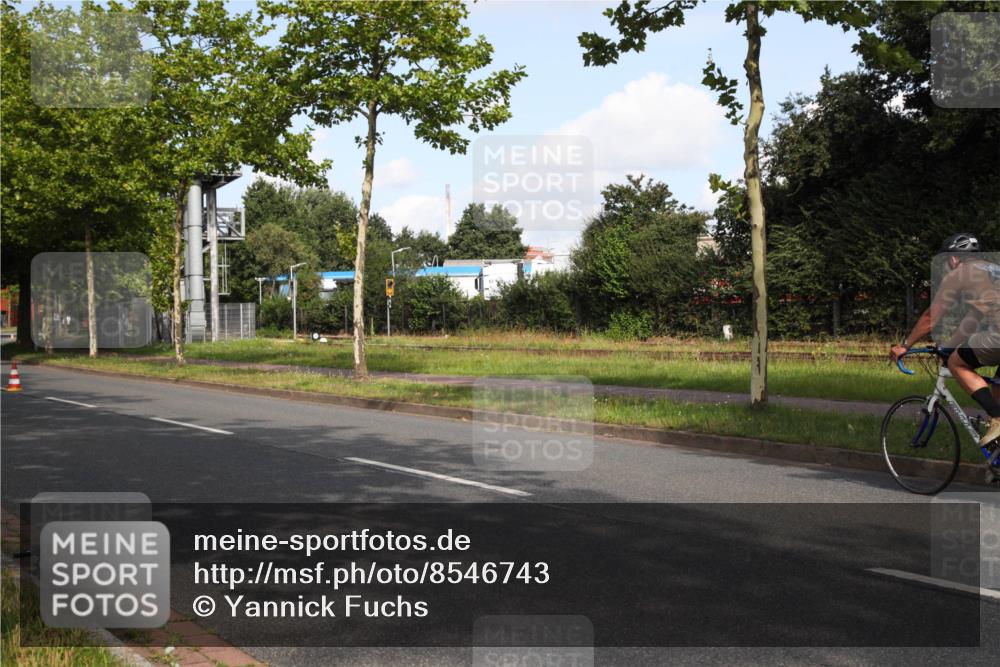 10.08.2025 - GEWOBA Citytriathlon Bremen Yannick Fuchs http://msf.ph/oto/8546743 10.08.2025 10:42:28 Radfahren 13, 25, 89, 131, 167, 175, 189, 199 meine-sportfotos.de