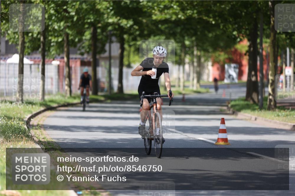 10.08.2025 - GEWOBA Citytriathlon Bremen Yannick Fuchs http://msf.ph/oto/8546750 10.08.2025 13:02:43 Radfahren 647, 661, 712, 911, 955 meine-sportfotos.de