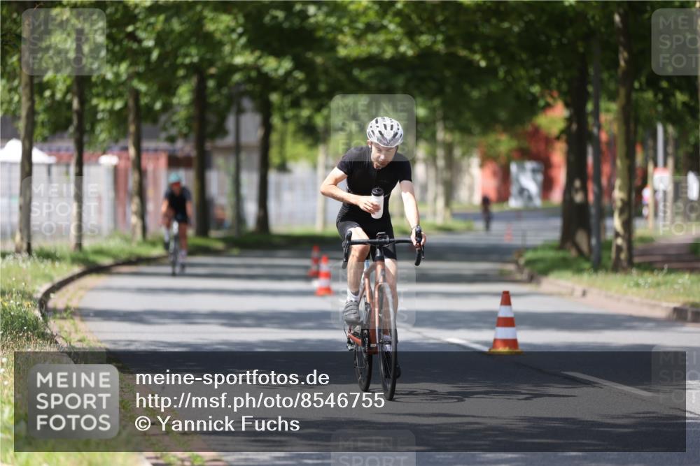 10.08.2025 - GEWOBA Citytriathlon Bremen Yannick Fuchs http://msf.ph/oto/8546755 10.08.2025 13:02:43 Radfahren 647, 661, 712, 911, 955 meine-sportfotos.de
