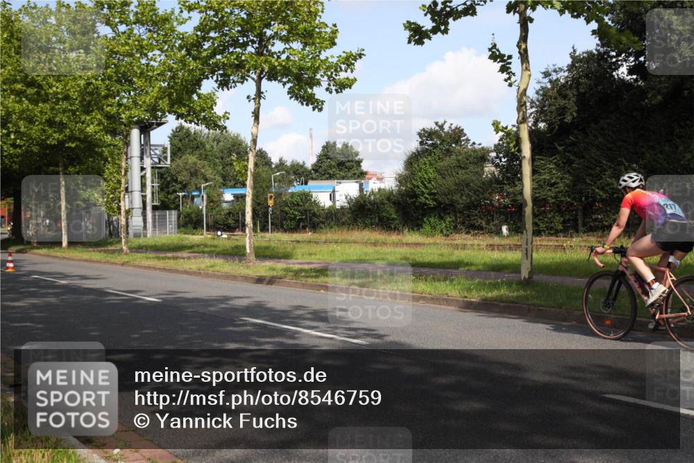 10.08.2025 - GEWOBA Citytriathlon Bremen Yannick Fuchs http://msf.ph/oto/8546759 10.08.2025 10:42:41 Radfahren 13, 17, 89, 175, 199 meine-sportfotos.de