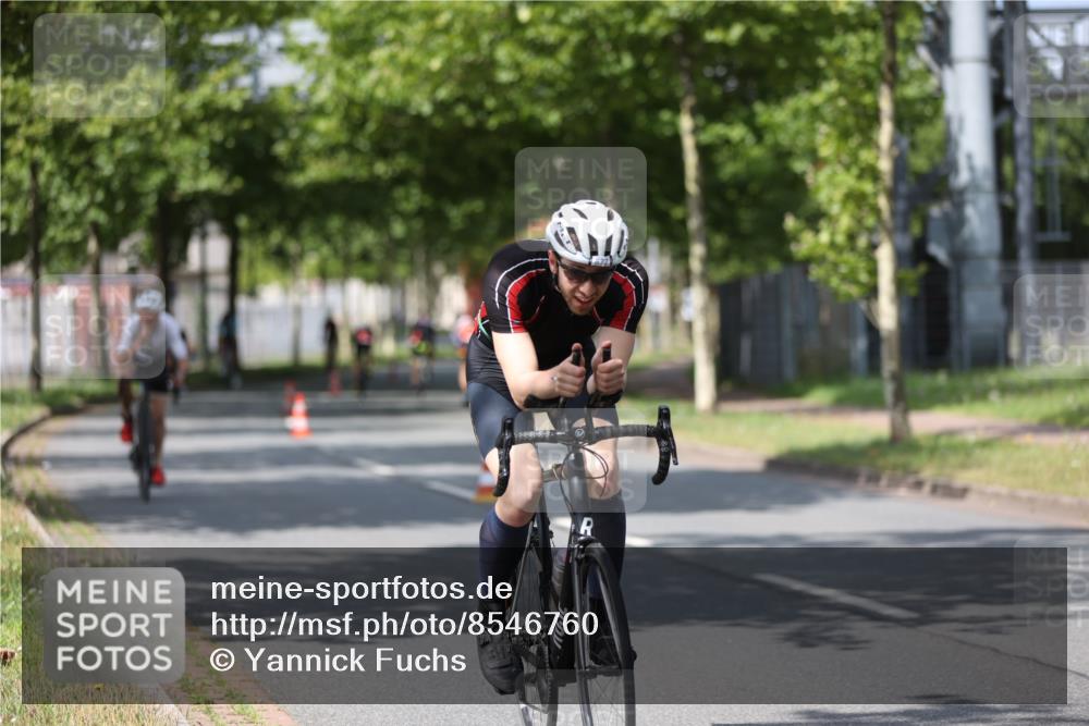 10.08.2025 - GEWOBA Citytriathlon Bremen Yannick Fuchs http://msf.ph/oto/8546760 10.08.2025 12:08:31 Radfahren 595, 597, 603, 608, 661, 672, 677, 737, 797 meine-sportfotos.de
