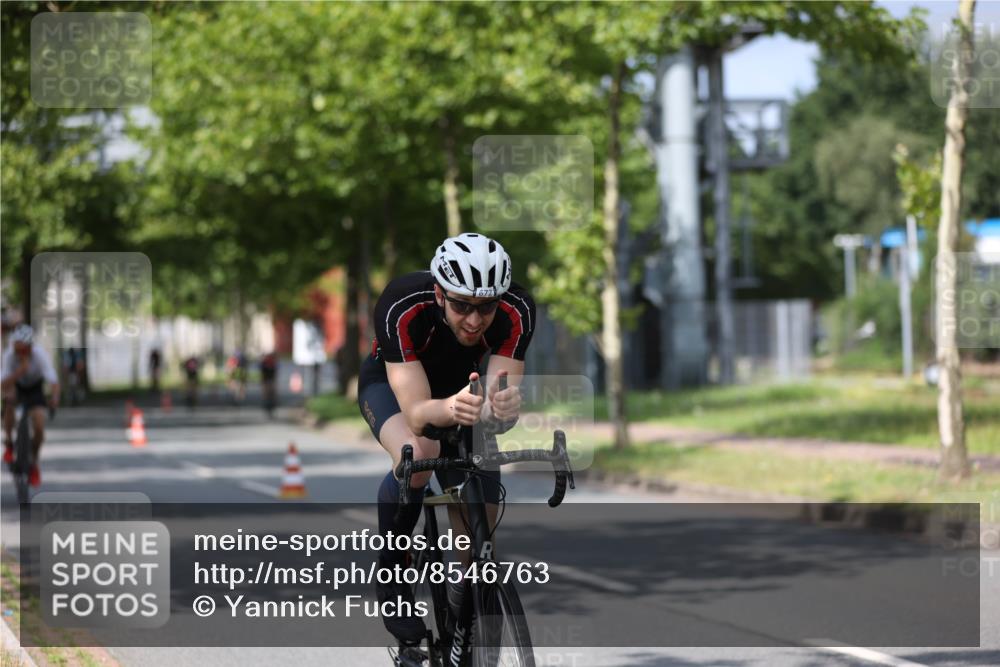 10.08.2025 - GEWOBA Citytriathlon Bremen Yannick Fuchs http://msf.ph/oto/8546763 10.08.2025 12:08:32 Radfahren 597, 603, 608, 661, 672, 677, 737, 797 meine-sportfotos.de