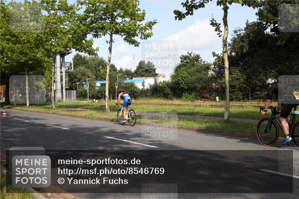 10.08.2025 - GEWOBA Citytriathlon Bremen Yannick Fuchs http://msf.ph/oto/8546769 10.08.2025 10:42:53 Radfahren 17, 438 meine-sportfotos.de