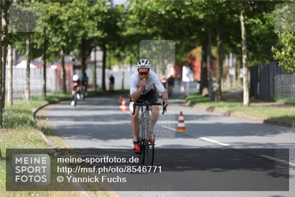 10.08.2025 - GEWOBA Citytriathlon Bremen Yannick Fuchs http://msf.ph/oto/8546771 10.08.2025 12:08:33 Radfahren 597, 603, 608, 661, 672, 677, 737, 797 meine-sportfotos.de