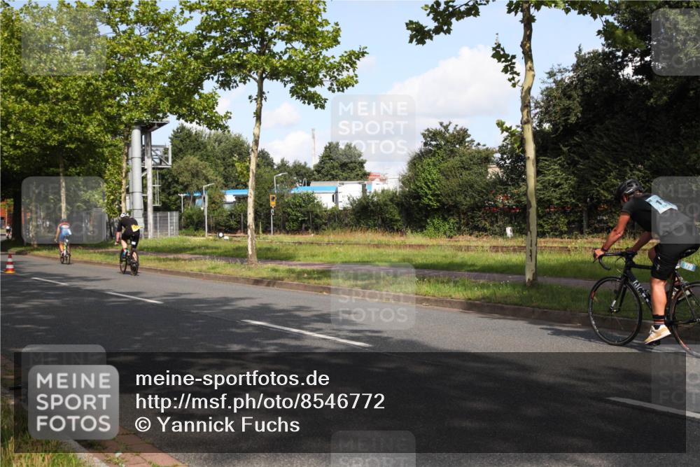 10.08.2025 - GEWOBA Citytriathlon Bremen Yannick Fuchs http://msf.ph/oto/8546772 10.08.2025 10:42:55 Radfahren 438 meine-sportfotos.de