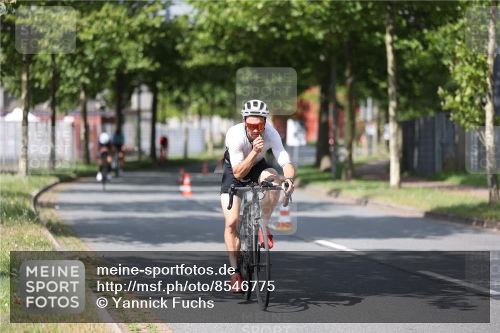 10.08.2025 - GEWOBA Citytriathlon Bremen Yannick Fuchs http://msf.ph/oto/8546775 10.08.2025 12:08:33 Radfahren 597, 603, 608, 661, 672, 677, 737, 797 meine-sportfotos.de