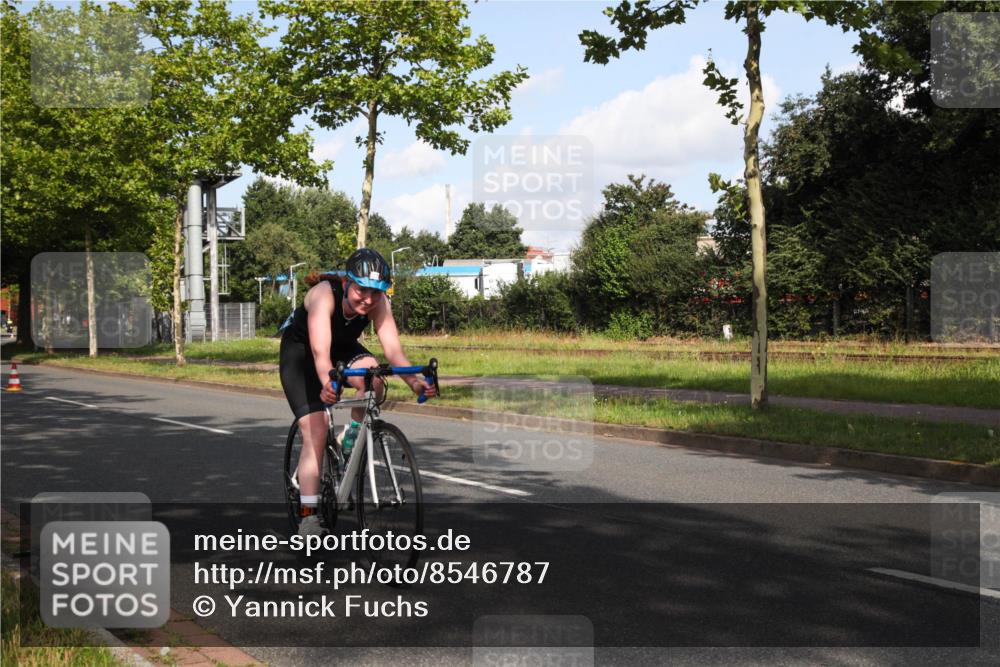 10.08.2025 - GEWOBA Citytriathlon Bremen Yannick Fuchs http://msf.ph/oto/8546787 10.08.2025 10:43:21 Radfahren 27, 51, 149, 361, 415, 422 meine-sportfotos.de