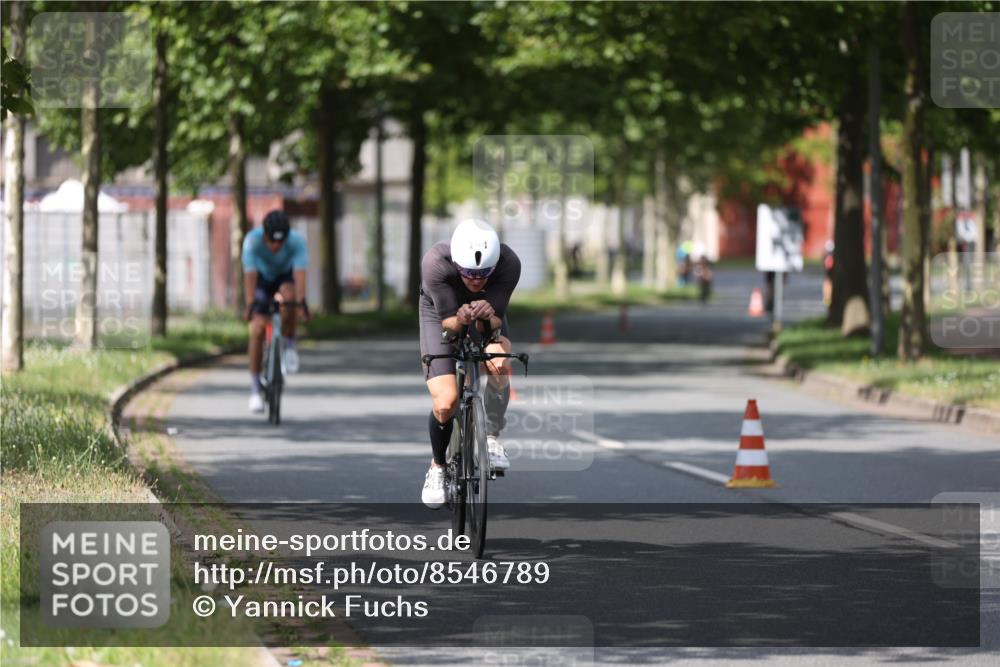 10.08.2025 - GEWOBA Citytriathlon Bremen Yannick Fuchs http://msf.ph/oto/8546789 10.08.2025 12:08:36 Radfahren 597, 603, 608, 661, 672, 677, 737, 797, 883 meine-sportfotos.de