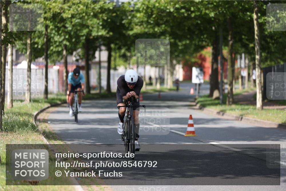10.08.2025 - GEWOBA Citytriathlon Bremen Yannick Fuchs http://msf.ph/oto/8546792 10.08.2025 12:08:36 Radfahren 597, 603, 608, 661, 672, 677, 737, 797, 883 meine-sportfotos.de