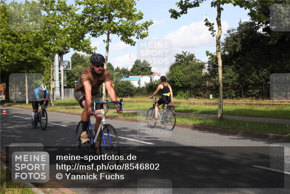 10.08.2025 - GEWOBA Citytriathlon Bremen Yannick Fuchs http://msf.ph/oto/8546802 10.08.2025 10:43:30 Radfahren 27, 53, 217, 361, 422 meine-sportfotos.de
