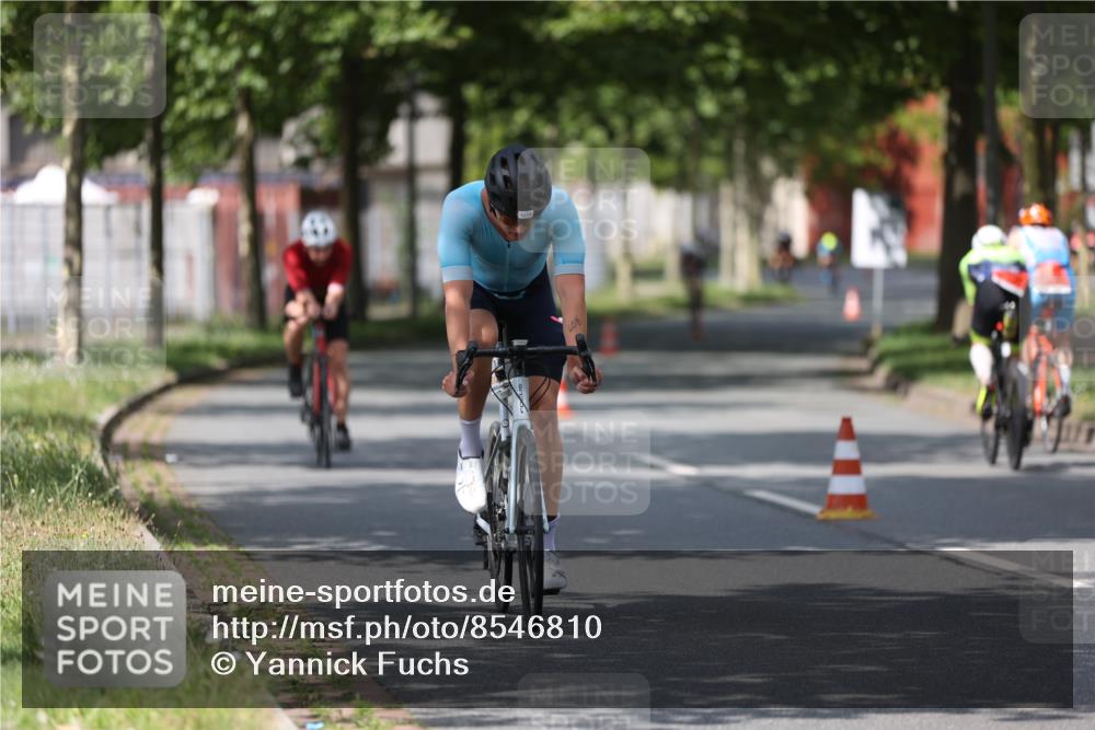 10.08.2025 - GEWOBA Citytriathlon Bremen Yannick Fuchs http://msf.ph/oto/8546810 10.08.2025 12:08:38 Radfahren 597, 603, 608, 661, 672, 677, 737, 797, 883 meine-sportfotos.de