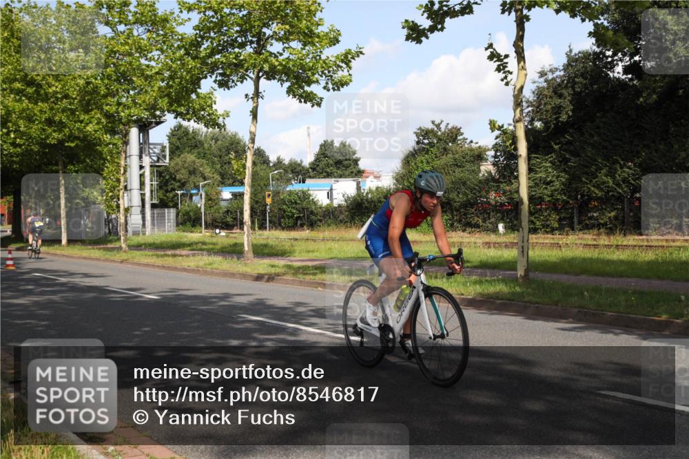 10.08.2025 - GEWOBA Citytriathlon Bremen Yannick Fuchs http://msf.ph/oto/8546817 10.08.2025 10:43:43 Radfahren 53, 179, 217, 422, 425, 487, 507 meine-sportfotos.de