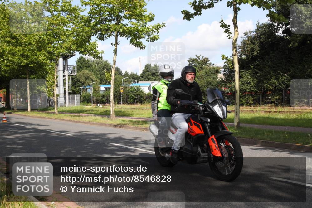 10.08.2025 - GEWOBA Citytriathlon Bremen Yannick Fuchs http://msf.ph/oto/8546828 10.08.2025 10:43:51 Radfahren 179, 217, 425, 487, 507 meine-sportfotos.de