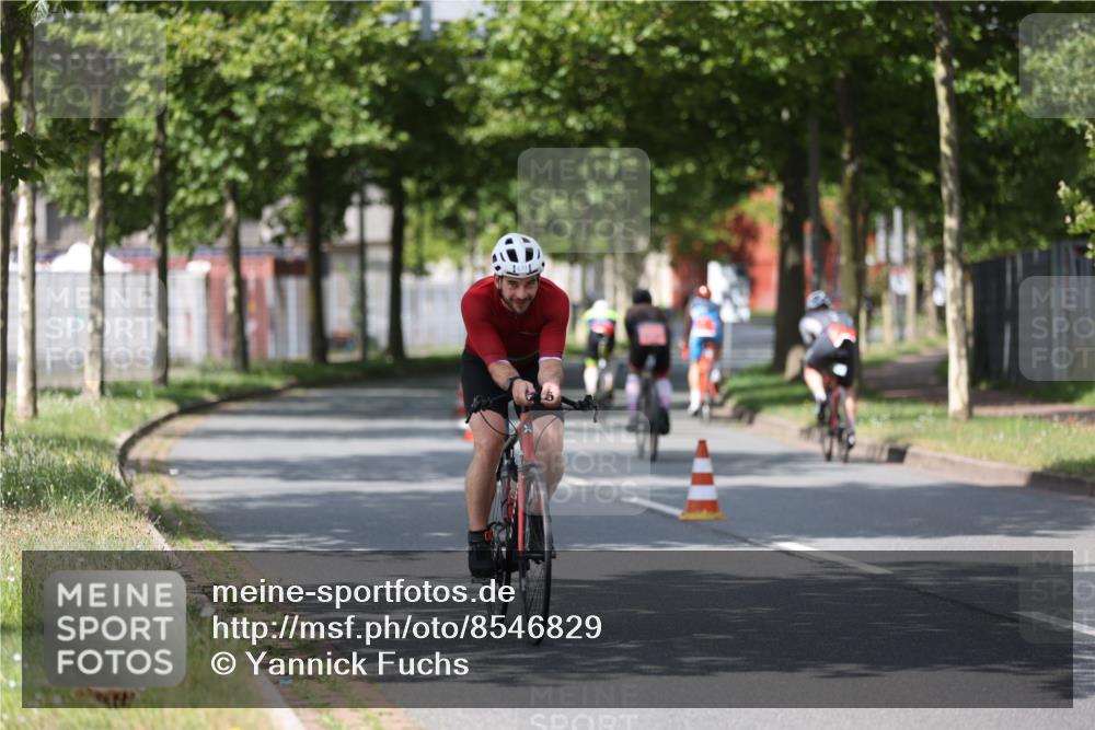 10.08.2025 - GEWOBA Citytriathlon Bremen Yannick Fuchs http://msf.ph/oto/8546829 10.08.2025 12:08:39 Radfahren 597, 603, 608, 672, 677, 737, 797, 883 meine-sportfotos.de