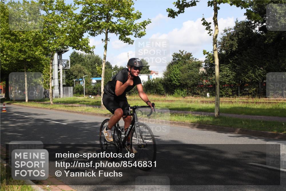 10.08.2025 - GEWOBA Citytriathlon Bremen Yannick Fuchs http://msf.ph/oto/8546831 10.08.2025 10:43:58 Radfahren 179, 425, 507 meine-sportfotos.de