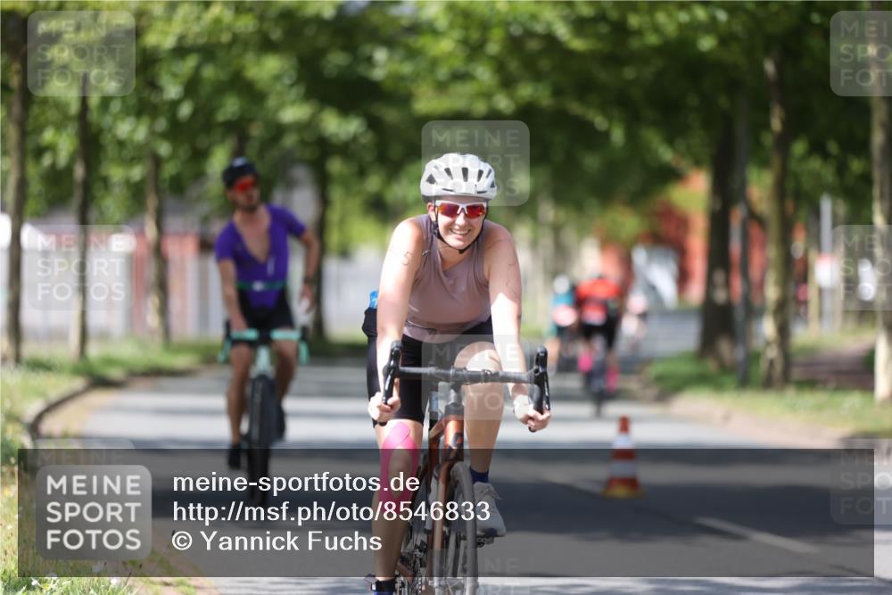 10.08.2025 - GEWOBA Citytriathlon Bremen Yannick Fuchs http://msf.ph/oto/8546833 10.08.2025 13:03:06 Radfahren 651, 668, 693, 898, 945, 1020 meine-sportfotos.de