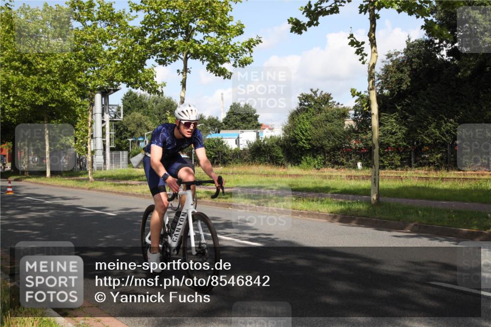 10.08.2025 - GEWOBA Citytriathlon Bremen Yannick Fuchs http://msf.ph/oto/8546842 10.08.2025 10:44:22 Radfahren 235, 351, 511 meine-sportfotos.de