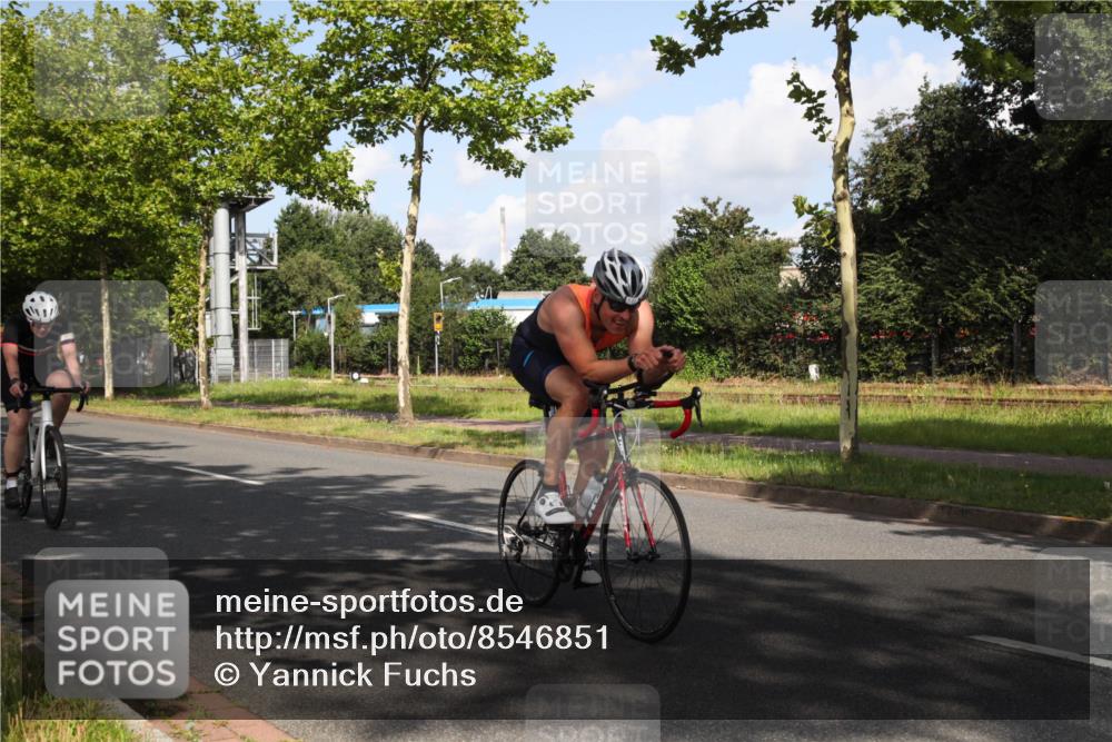 10.08.2025 - GEWOBA Citytriathlon Bremen Yannick Fuchs http://msf.ph/oto/8546851 10.08.2025 10:44:32 Radfahren 235, 351, 465, 511 meine-sportfotos.de