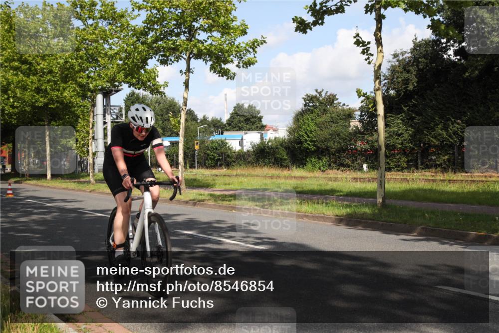 10.08.2025 - GEWOBA Citytriathlon Bremen Yannick Fuchs http://msf.ph/oto/8546854 10.08.2025 10:44:32 Radfahren 235, 351, 465, 511 meine-sportfotos.de