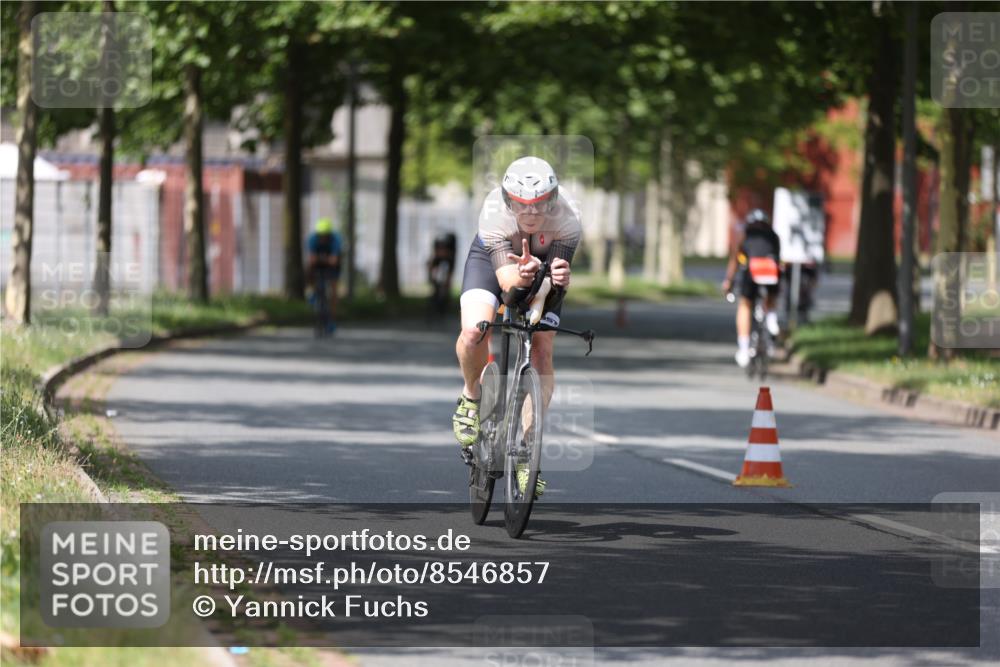 10.08.2025 - GEWOBA Citytriathlon Bremen Yannick Fuchs http://msf.ph/oto/8546857 10.08.2025 12:08:46 Radfahren 597, 608, 619, 672, 677, 684, 737, 797, 850, 883 meine-sportfotos.de
